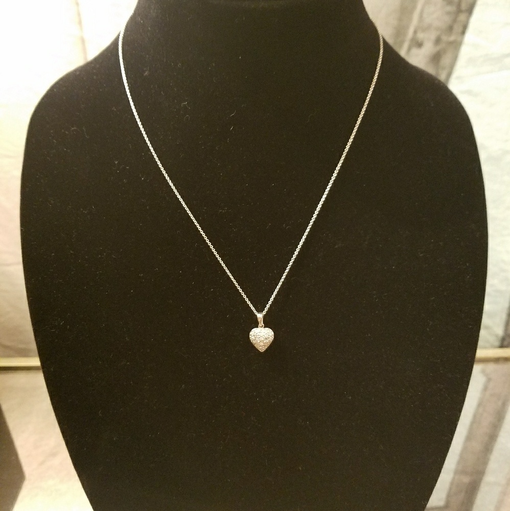 🎁🎁❤925 Sterling Silver chair with heart pendant